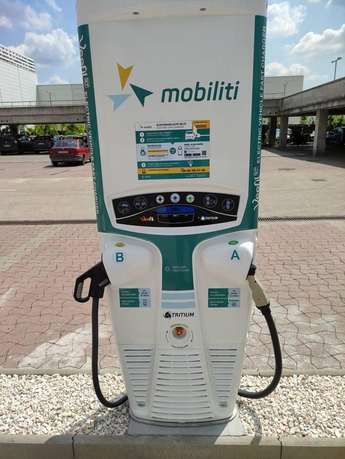Új elektromos töltőállomások a Savoya Parkban